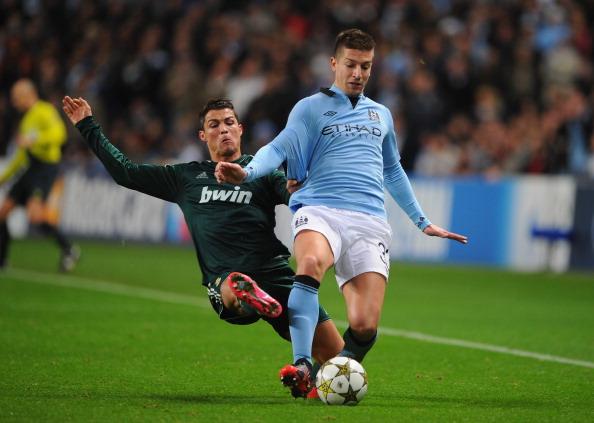 麦克阿瑟FCvs大埔亚冠赛前为香港大埔火灾遇难者...（亚冠前瞻：麦克阿瑟FC对阵大埔，赛前向香港大埔火灾遇难者致哀）