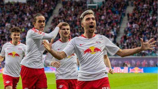 眼眶被塞尔塔球员打出血，结果收到黄牌（被塞尔塔球员打到眼眶出血，反而还吃到黄牌）