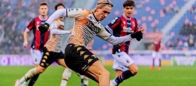 韩媒：热刺小将梁民革疑似因护照问题未能随队返回英国（韩媒称热刺小将梁民革或因护照手续受阻，未与球队一同回到英国）