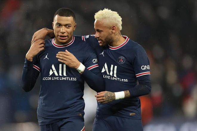 日职联半场：两队破门乏术，东京绿茵0-0福冈黄蜂（日职联半场战报：东京绿茵与福冈黄蜂互交白卷）