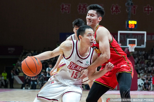 湖人vs独行侠首发：詹姆斯&东契奇大战浓眉&弗拉格（湖人对阵独行侠首发出炉：詹姆斯、东契奇对决浓眉、弗拉格）