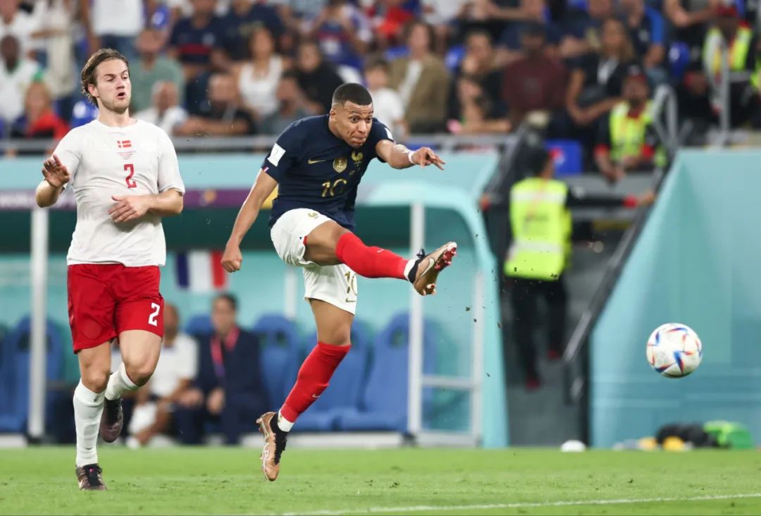 国家队征召！感谢邵佳一指导为青岛足球书写的精彩篇章（国家队召唤！致敬邵佳一指导为青岛足球写下的辉煌篇章）