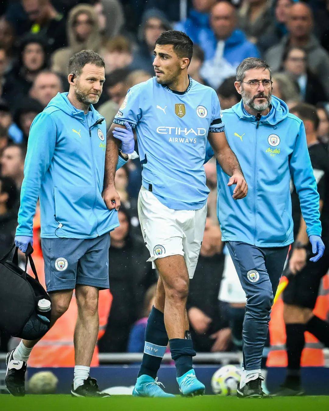 金牛的整体表现令人满意 竞争力丝毫不输CBA球队（金牛整体发挥出色，竞争力不逊于CBA球队）