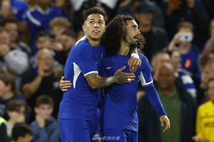 38岁传奇要退役？迈阿密夺冠夜藏悬念！老板亲承苏亚雷斯去留（38岁传奇将挂靴？迈阿密捧杯夜埋伏笔，老板亲口回应苏亚雷斯去留）