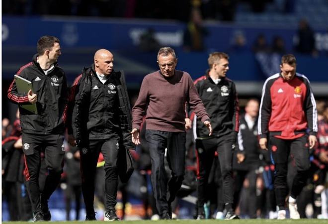 佩里西奇谈赢利物浦：球队表现很出色，首要目标是晋级淘汰赛（佩里西奇：击败利物浦展现团队风采，当前首要任务是闯入淘汰赛）