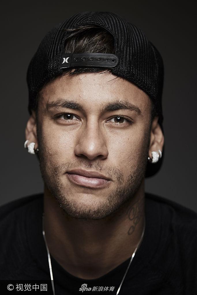 阿斯：维尼修斯希望继续为皇马效力，续约谈判已步入正轨（阿斯报：维尼修斯愿留皇马，续约进展已走上正轨）