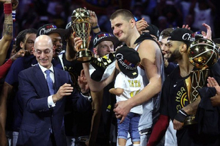 热刺新星轰出世界波（热刺小将轰出惊艳世界波）