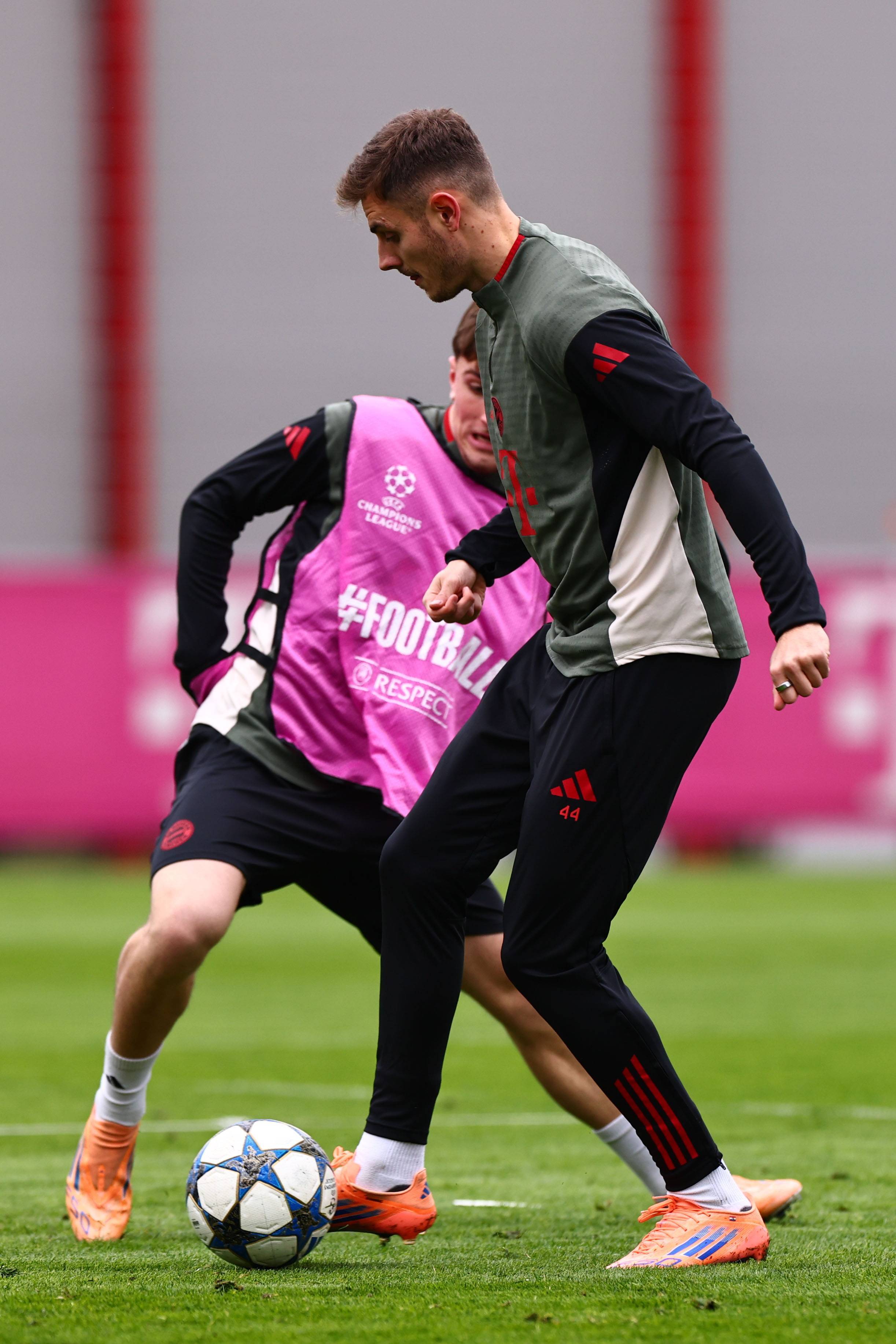 科瓦奇：球队相比一年前已有明显进步，我满意球员的表现（科瓦奇称球队较去年进步明显，对球员发挥表示满意）