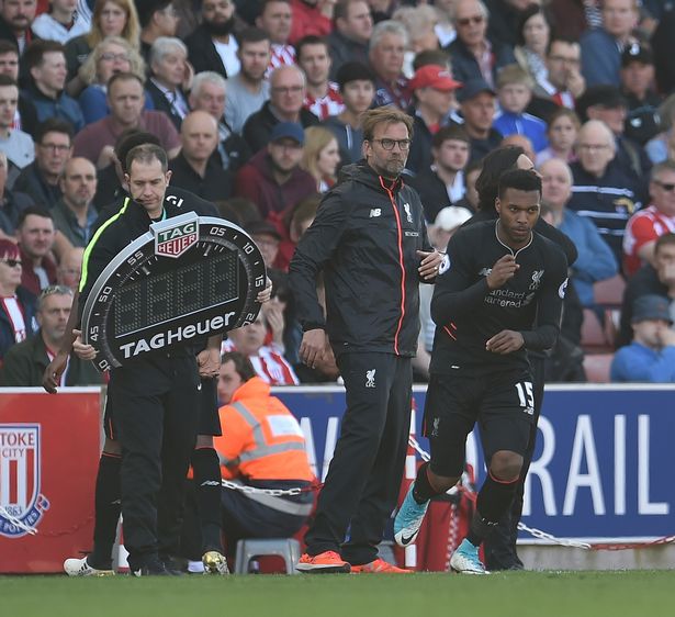 暖心，身患横纹肌肉瘤的河南队小球迷收到王上源送的签名球衣