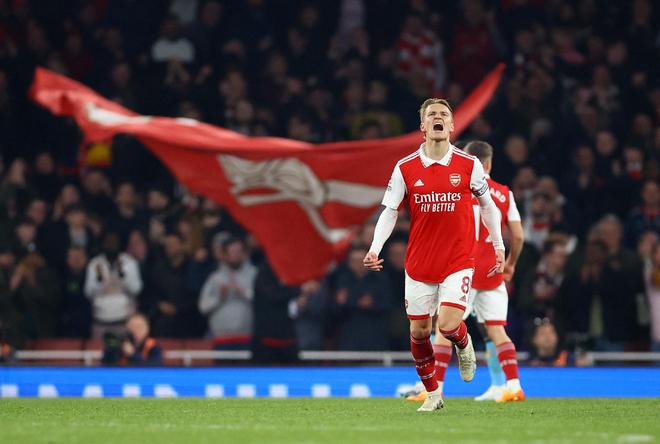 高二少女篮球场上炸翻全场自述答案只有努力（高二女生篮球场惊艳全场：她坦言，唯一的答案是努力）