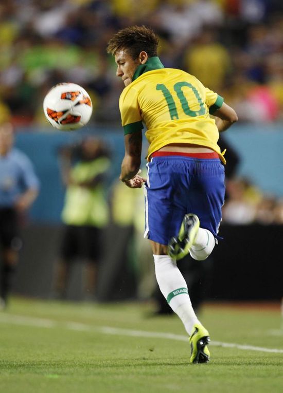 凯尔：我们在尽全力留施洛特贝克；球员有时会因各种原因离队（凯尔：正全力挽留施洛特贝克，但球员离队有时受多种因素影响）