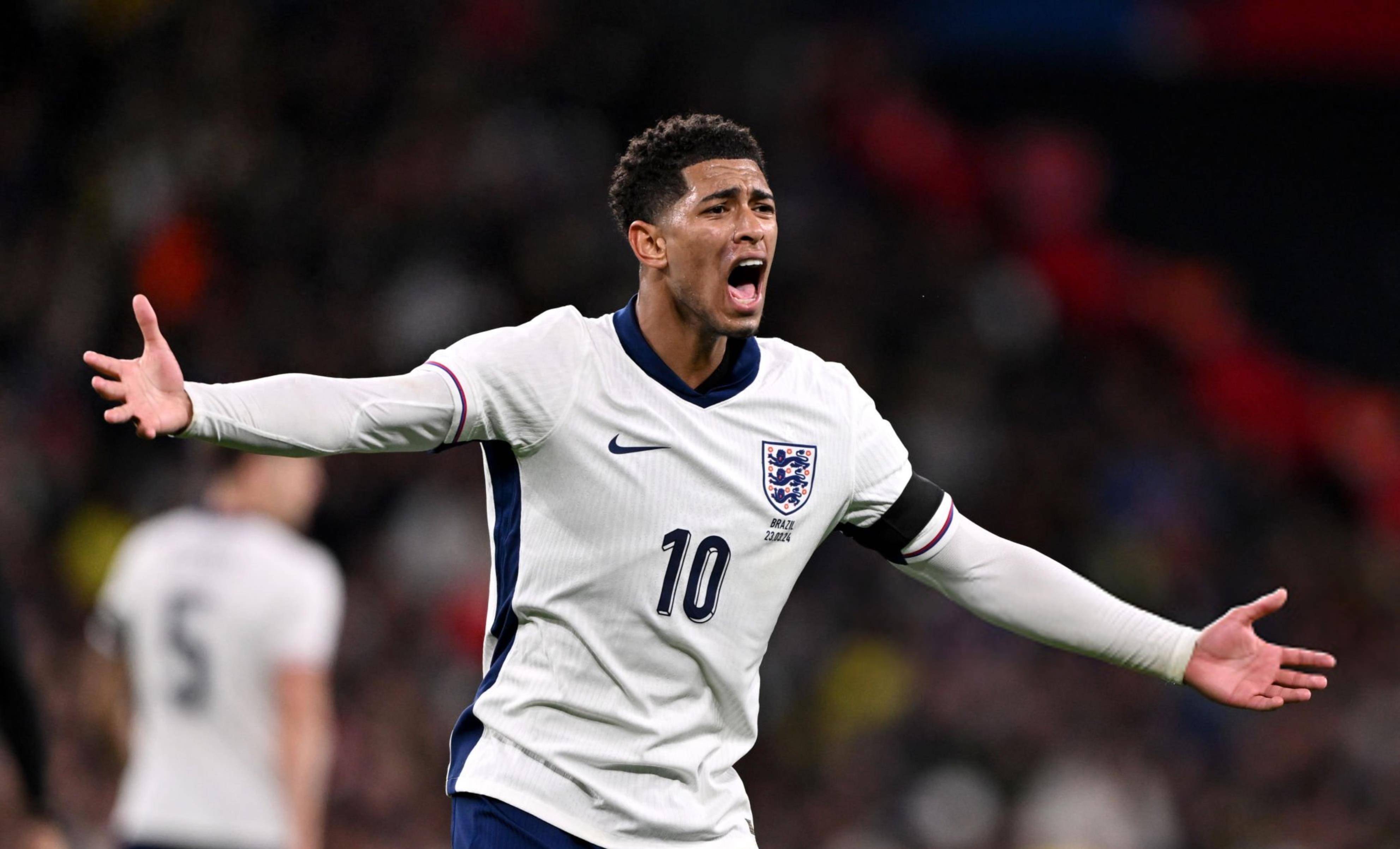 每体：曼城加速球员清洗进程，麦卡蒂与格10等4人为离队候选（每体：曼城加速阵容清理，麦卡蒂与格10等4人列入离队候选名单）